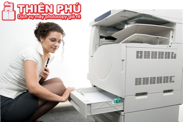 Kiểm tra lại khay và giấy in của máy photocopy